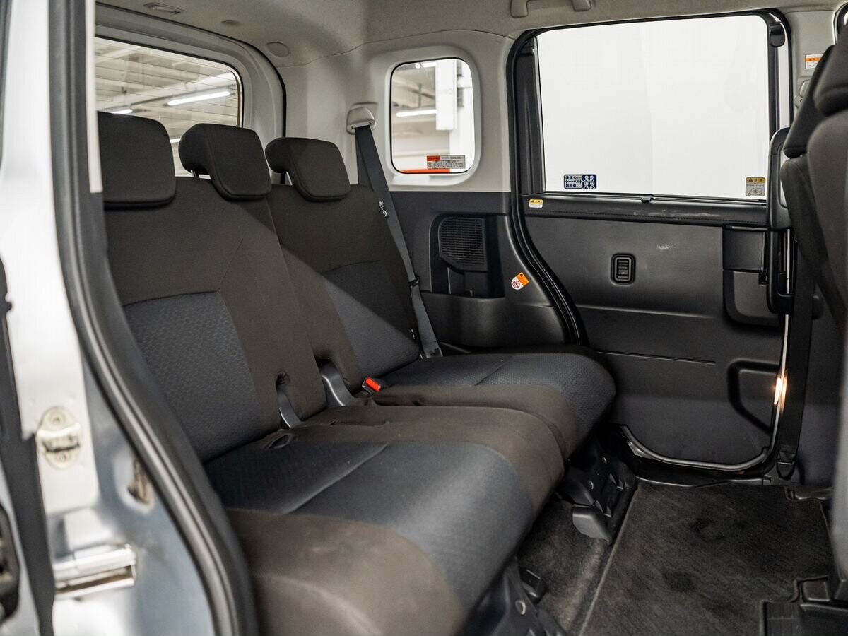 Toyota Roomy 2022 - фото автомобиля
