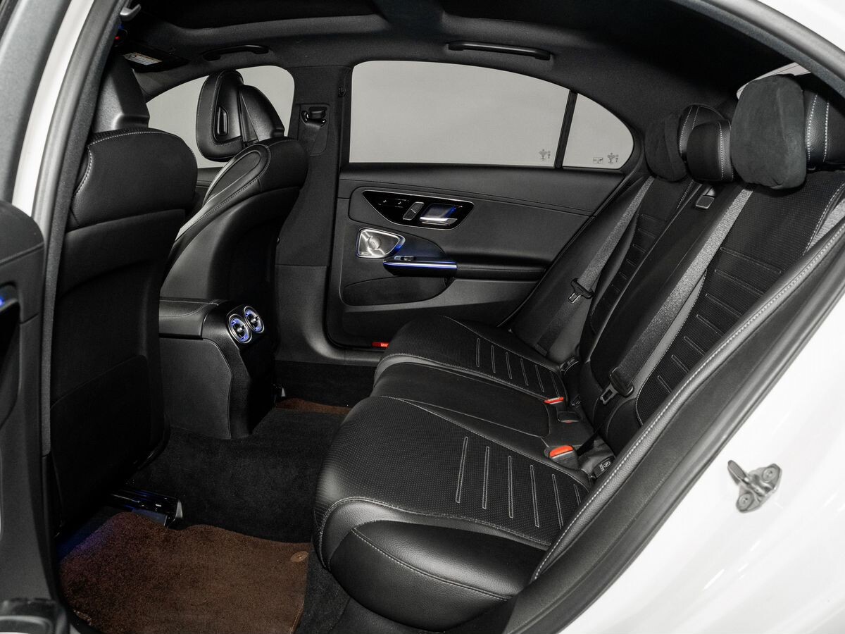   2022 - фото автомобиля