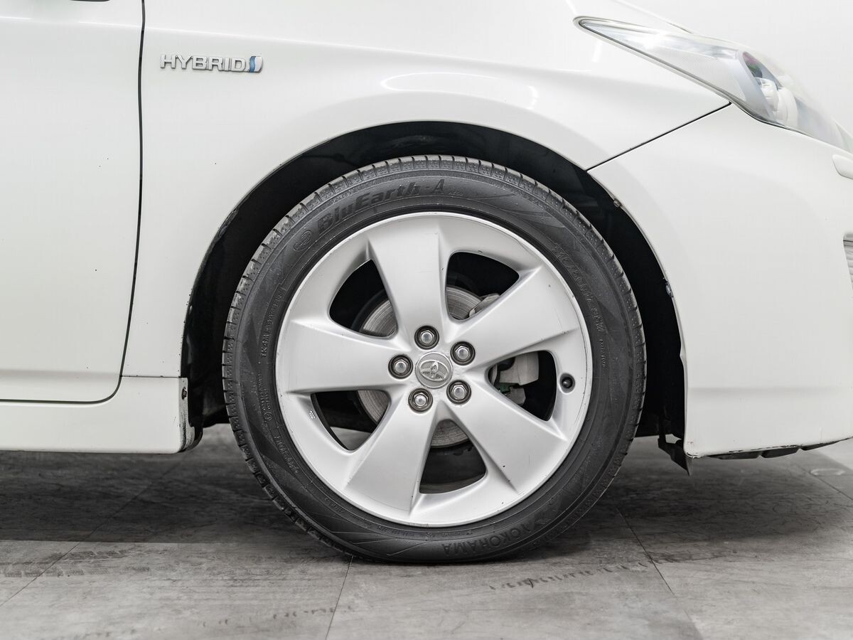Toyota Prius 2009 - фото автомобиля