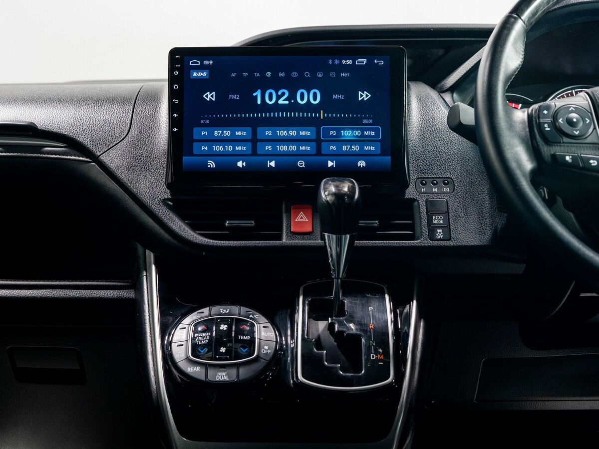 Toyota Esquire 2017 - фото автомобиля