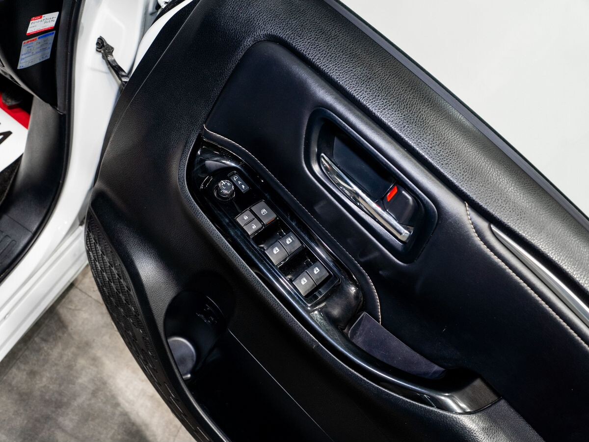 Toyota Esquire 2017 - фото автомобиля