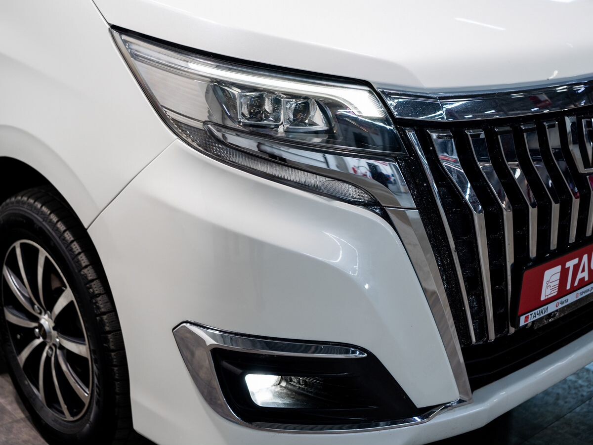Toyota Esquire 2017 - фото автомобиля