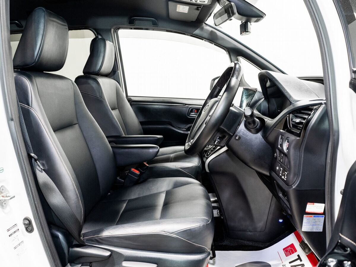 Toyota Esquire 2017 - фото автомобиля