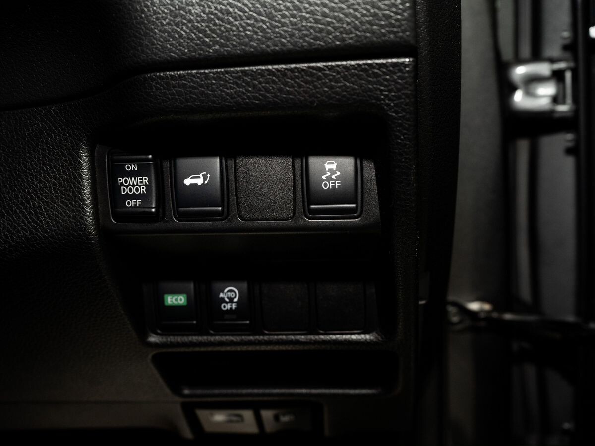 Nissan X-Trail 2017 - фото автомобиля
