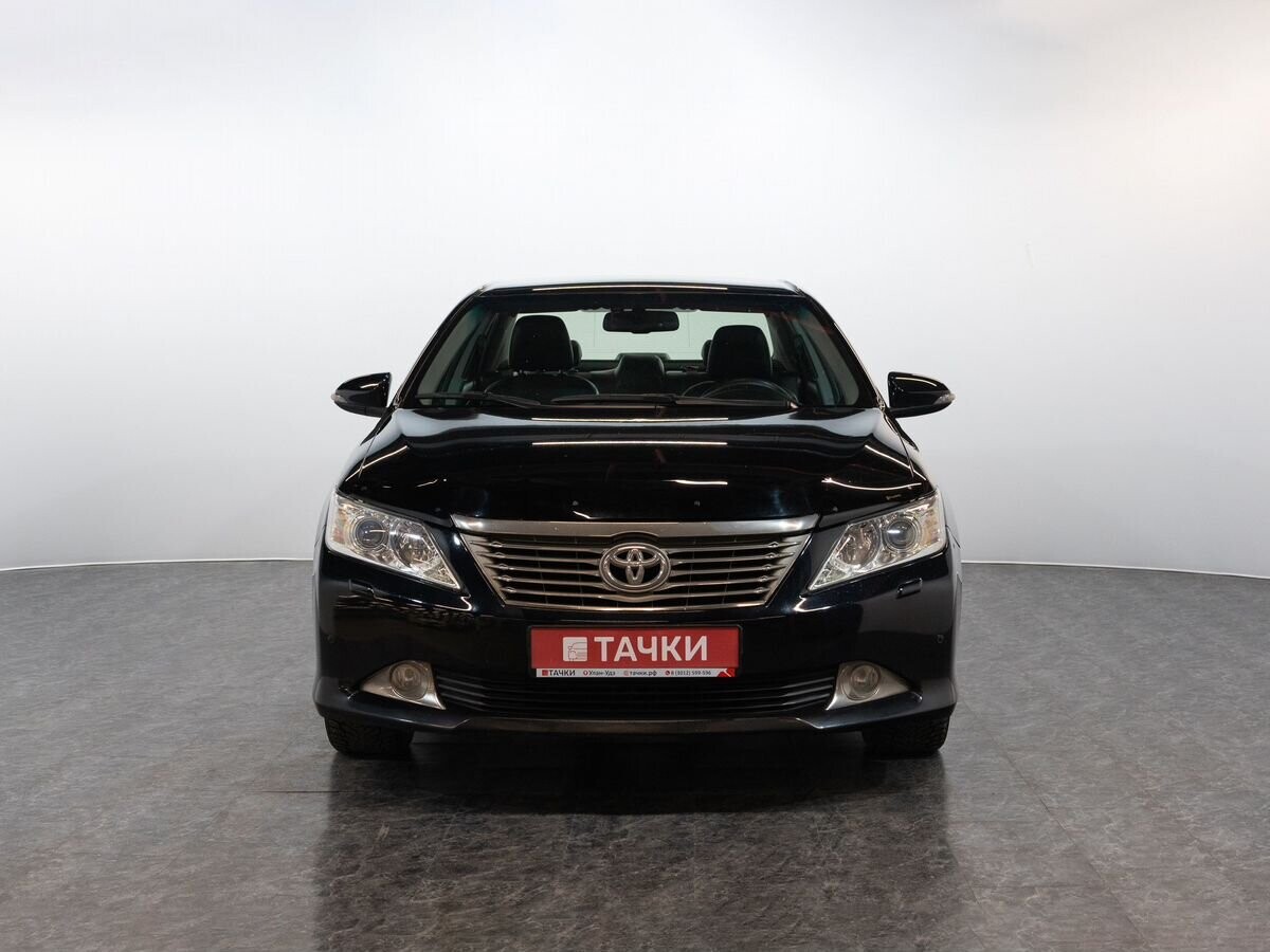 Toyota Camry 2013 - фото автомобиля