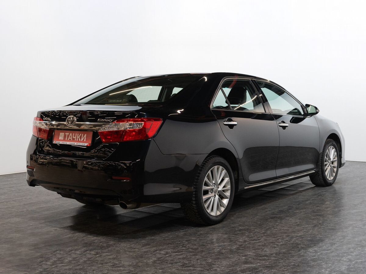 Toyota Camry 2013 - фото автомобиля