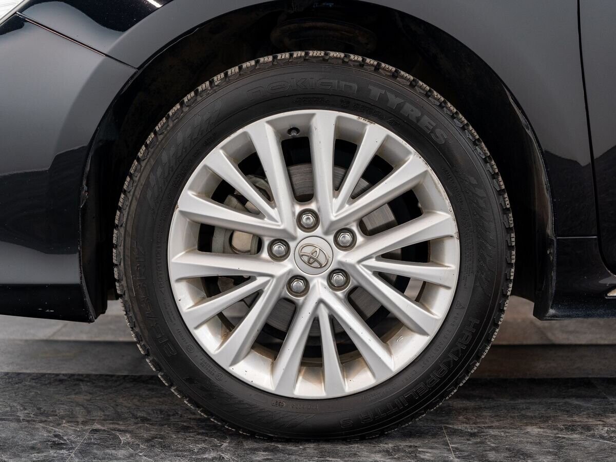 Toyota Camry 2013 - фото автомобиля