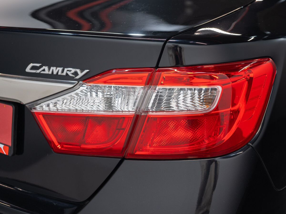 Toyota Camry 2013 - фото автомобиля