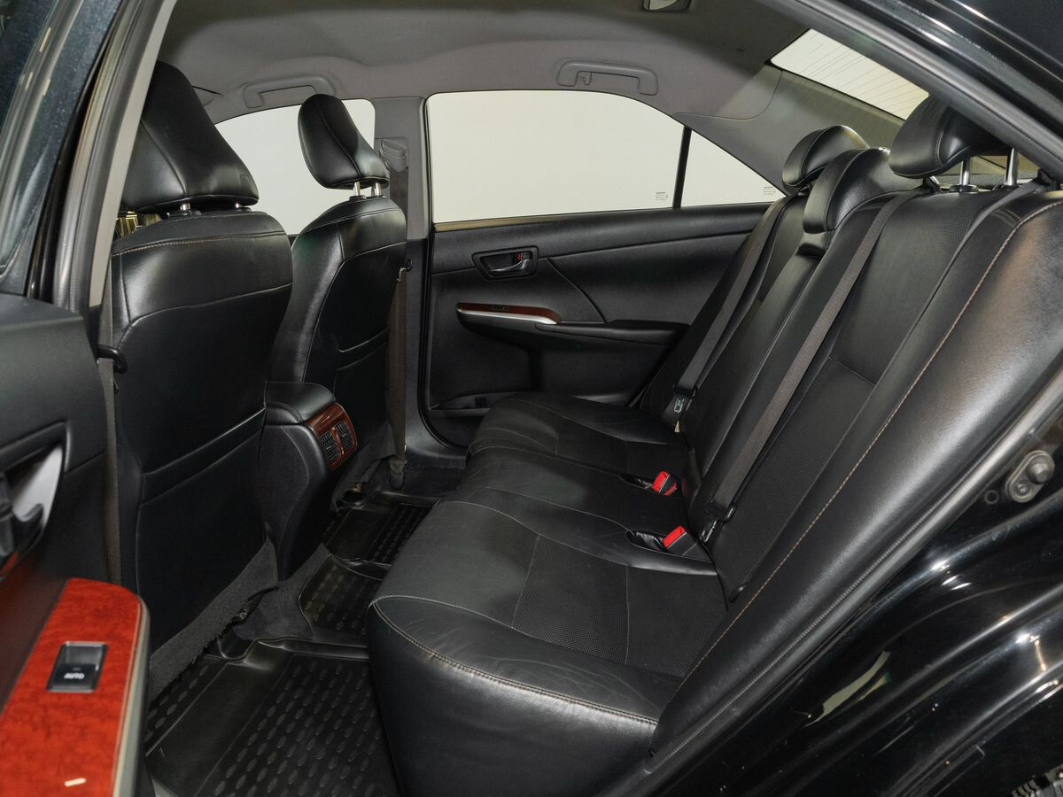 Toyota Camry 2013 - фото автомобиля