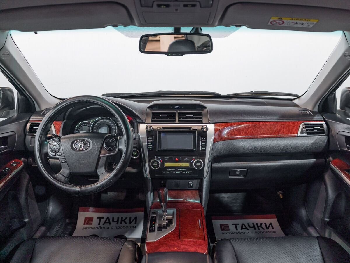 Toyota Camry 2013 - фото автомобиля