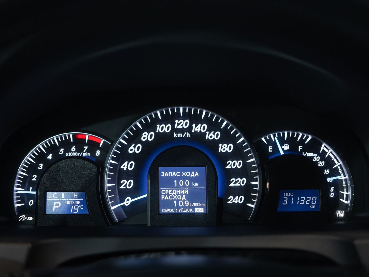 Toyota Camry 2013 - фото автомобиля