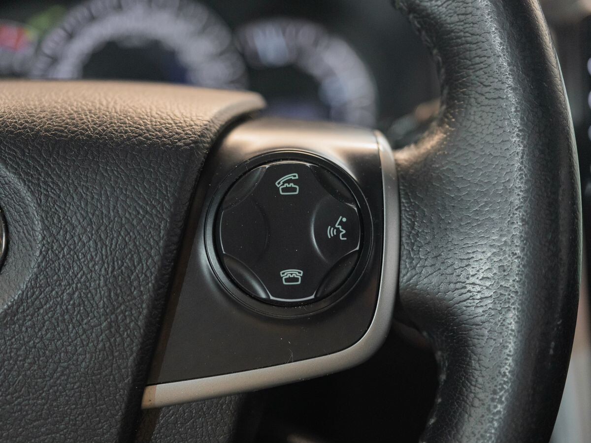 Toyota Camry 2014 - фото автомобиля