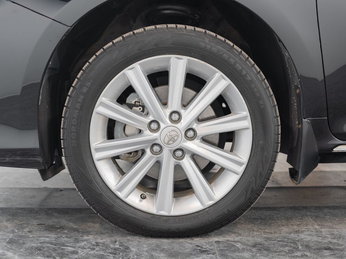 Toyota Camry 2014 - фото автомобиля