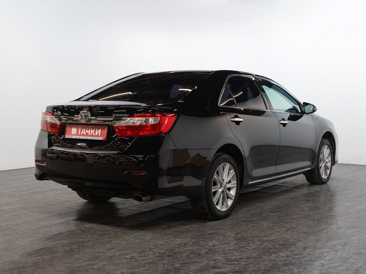 Toyota Camry 2014 - фото автомобиля