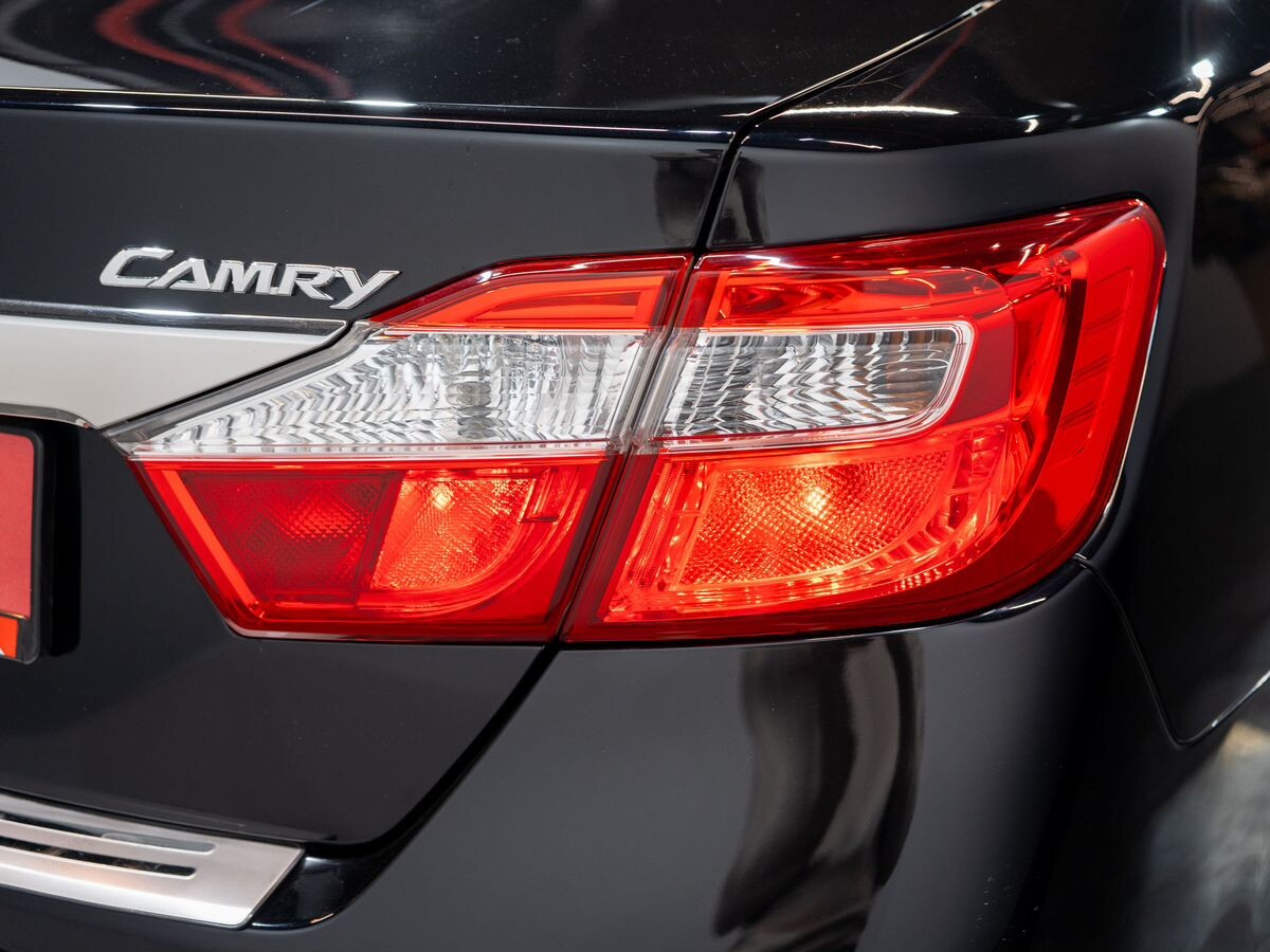 Toyota Camry 2014 - фото автомобиля