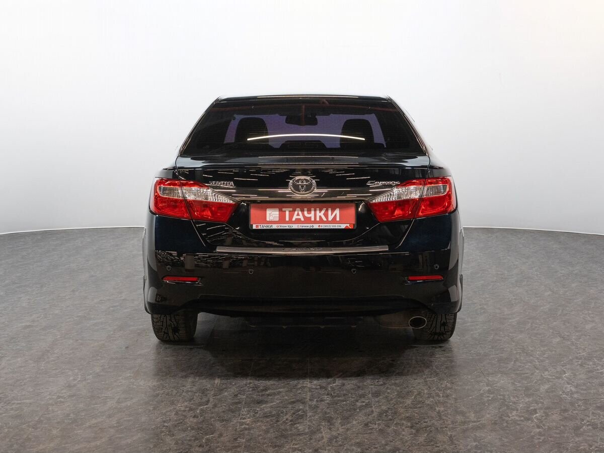 Toyota Camry 2014 - фото автомобиля