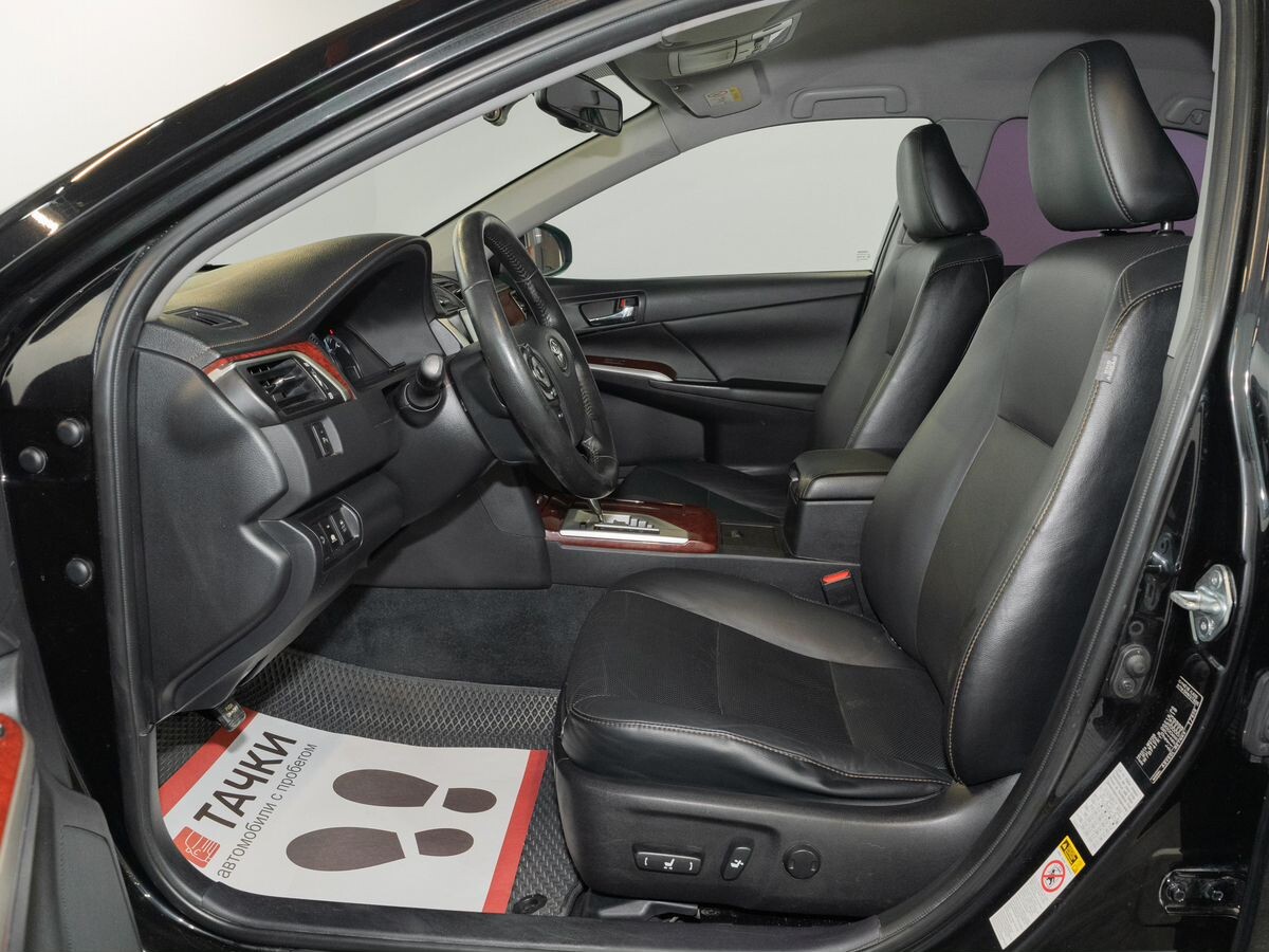 Toyota Camry 2014 - фото автомобиля