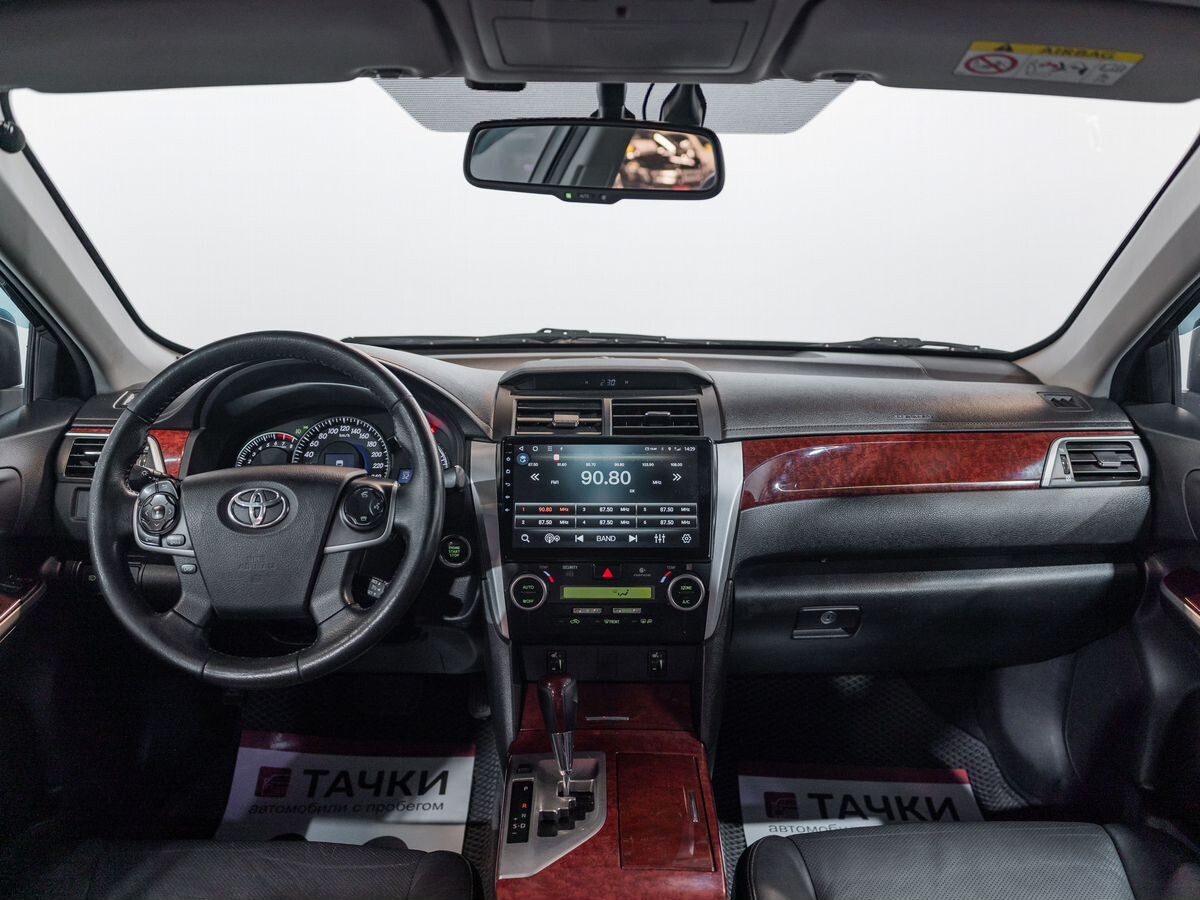 Toyota Camry 2014 - фото автомобиля