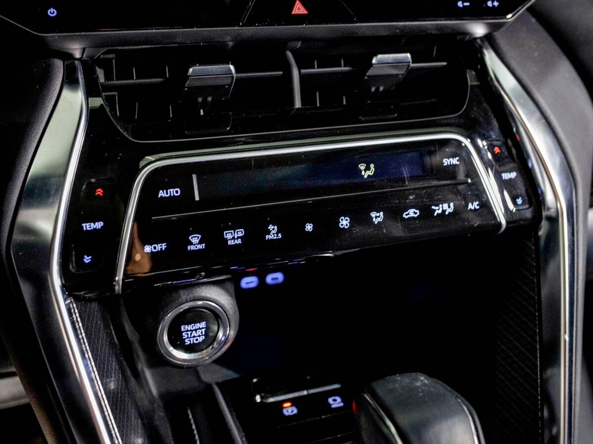 Toyota Venza 2022 - фото автомобиля