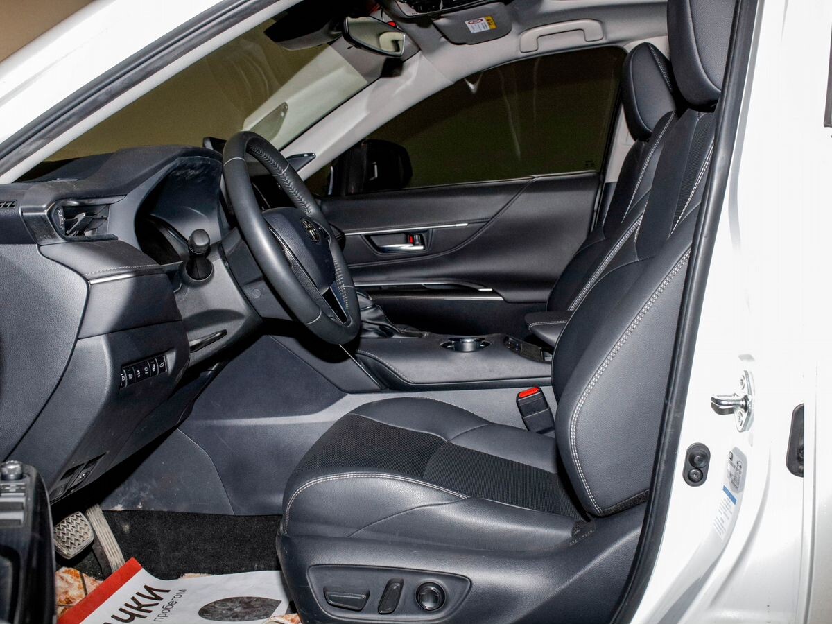 Toyota Venza 2022 - фото автомобиля