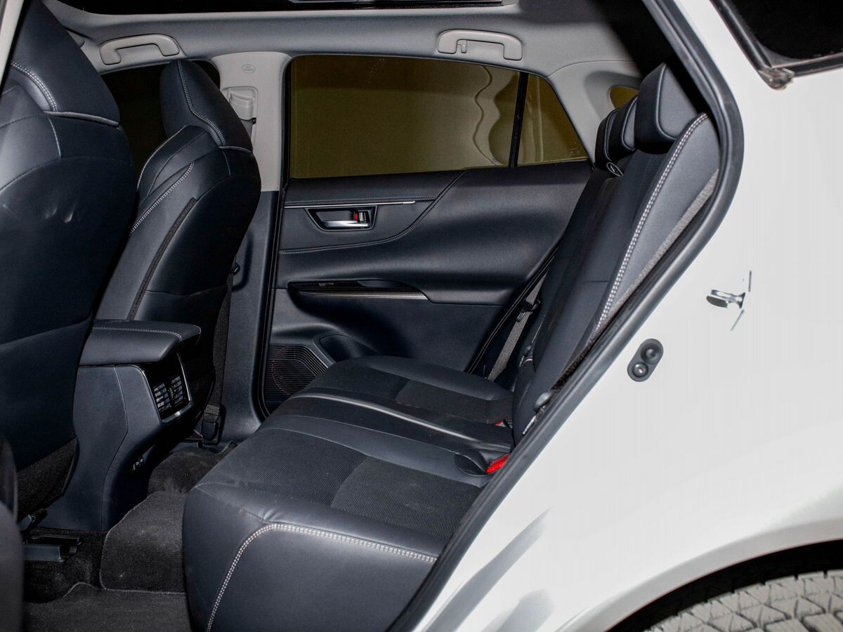 Toyota Venza 2022 - фото автомобиля