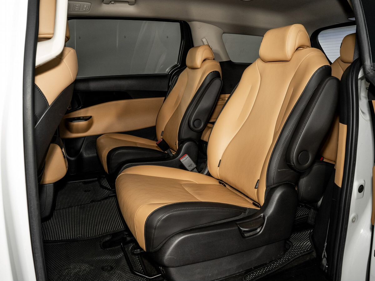 Kia Carnival 2022 - фото автомобиля