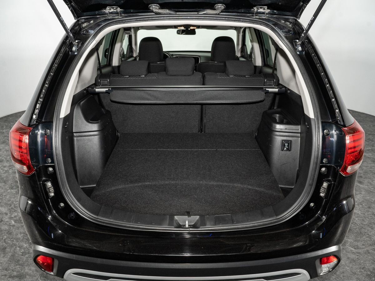 Mitsubishi Outlander 2019 - фото автомобиля