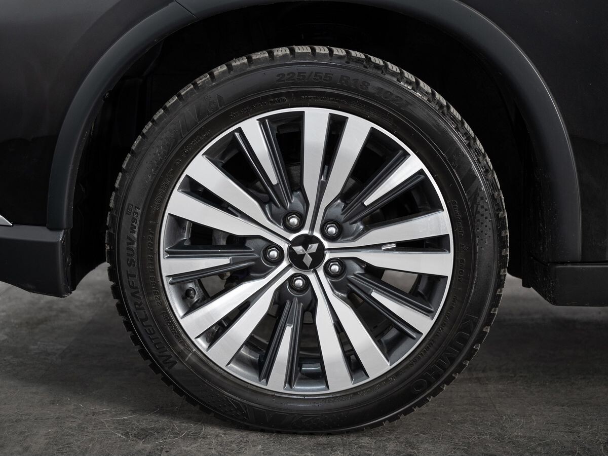 Mitsubishi Outlander 2019 - фото автомобиля