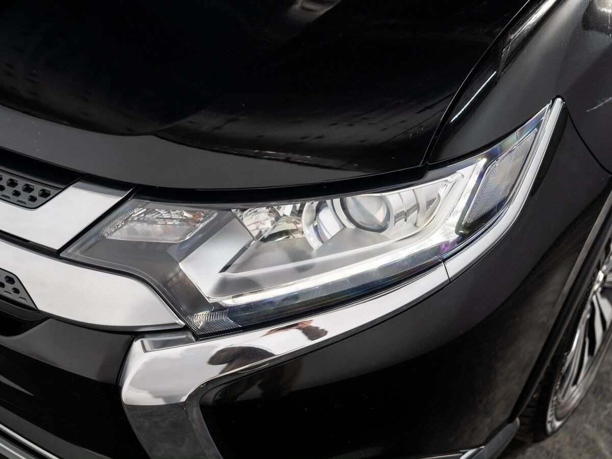 Mitsubishi Outlander 2019 - фото автомобиля