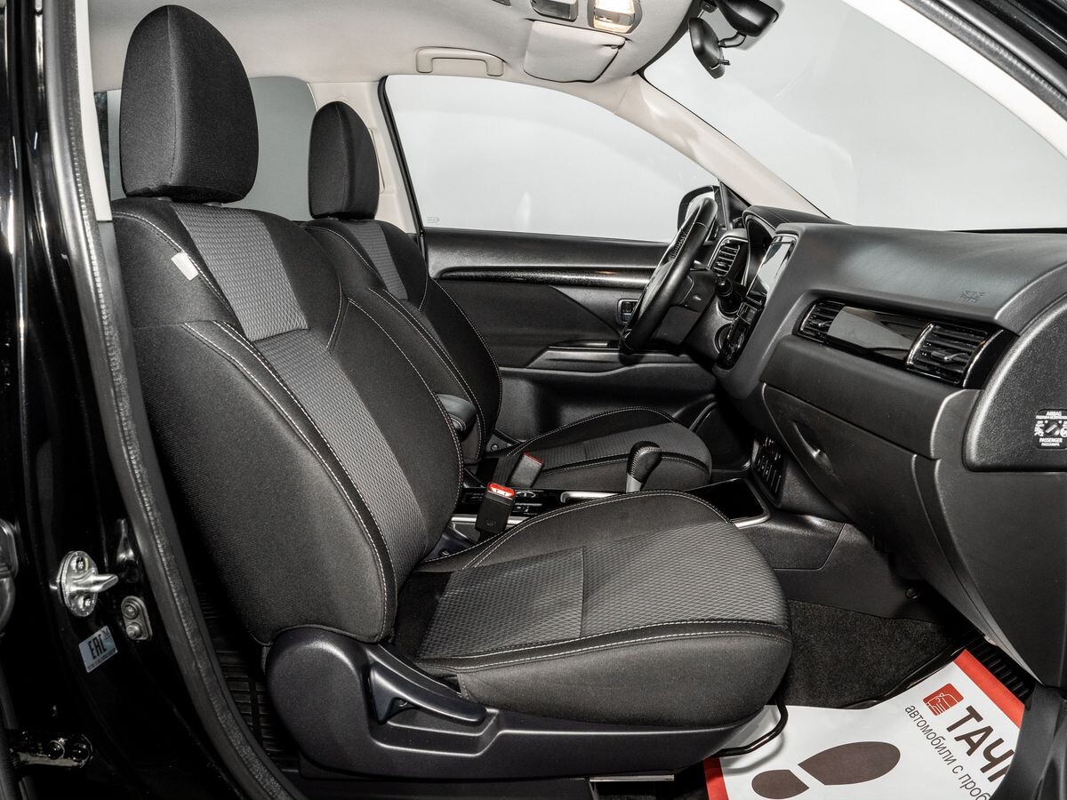 Mitsubishi Outlander 2019 - фото автомобиля