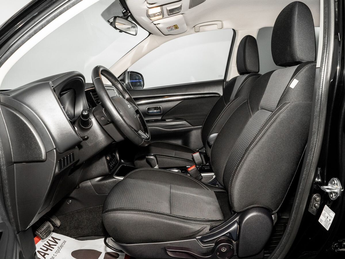 Mitsubishi Outlander 2019 - фото автомобиля