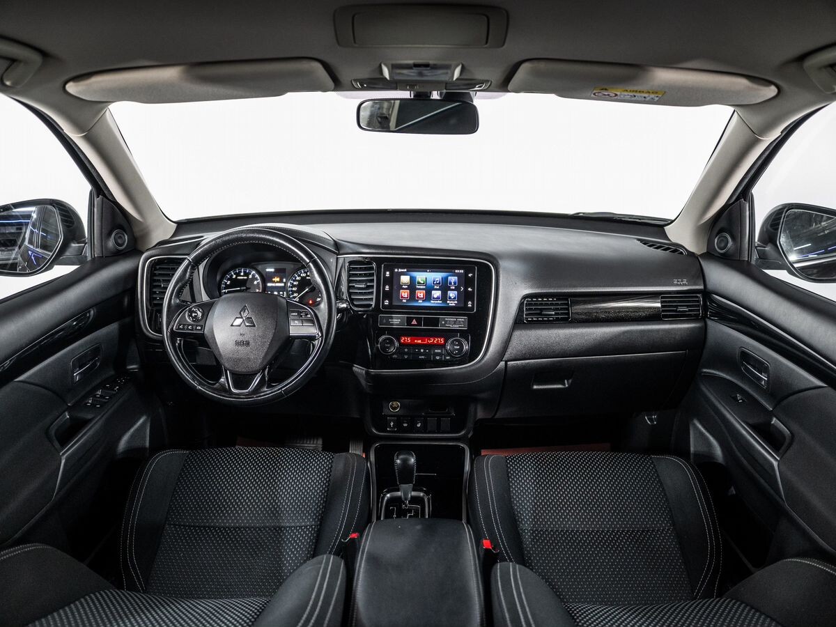 Mitsubishi Outlander 2019 - фото автомобиля