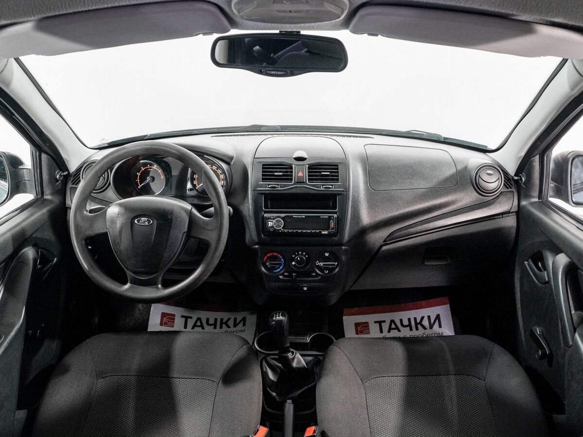 Лада Гранта 2019 - фото автомобиля
