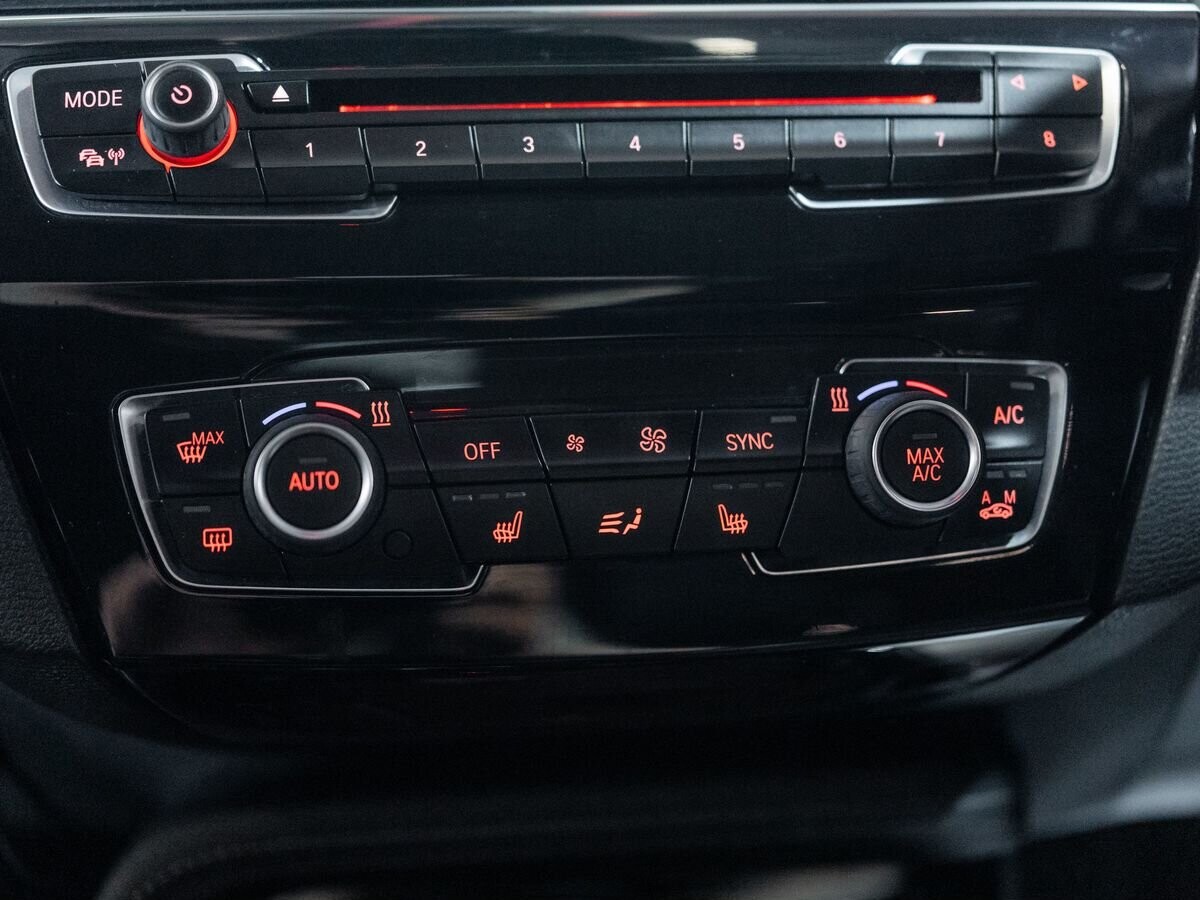 BMW X1 2018 - фото автомобиля