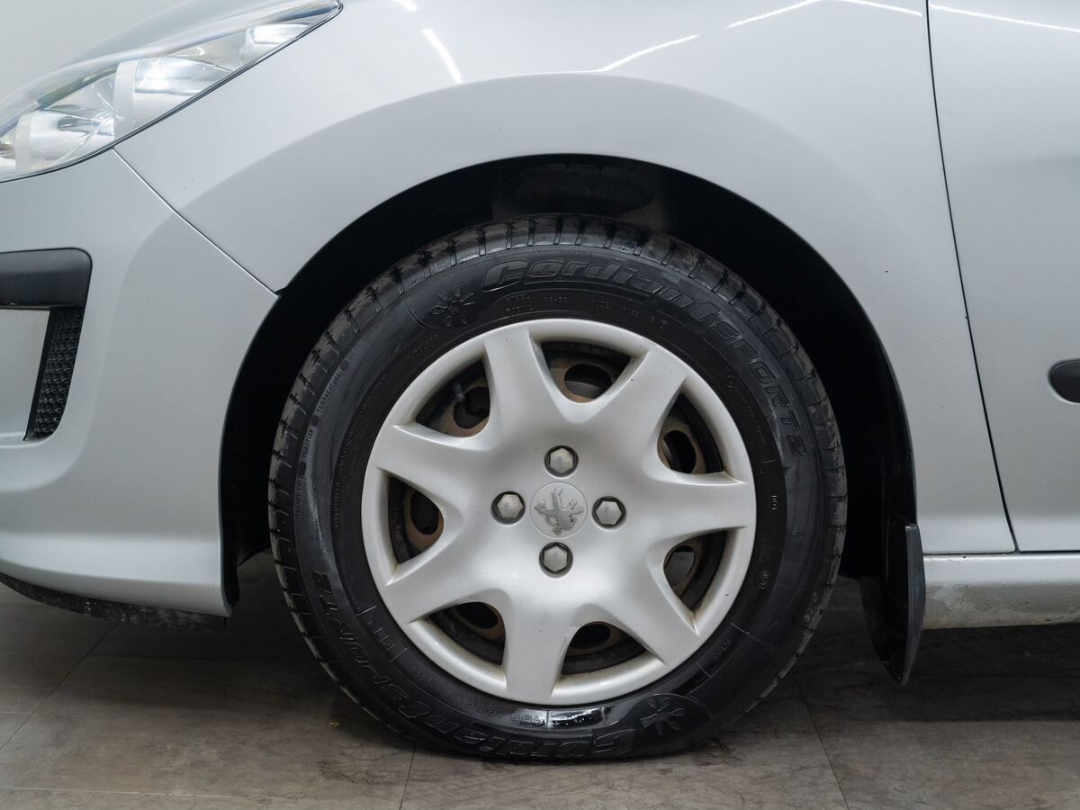 Peugeot 308 2008 - фото автомобиля
