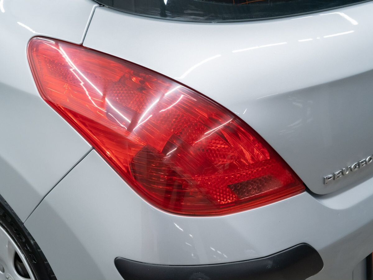 Peugeot 308 2008 - фото автомобиля