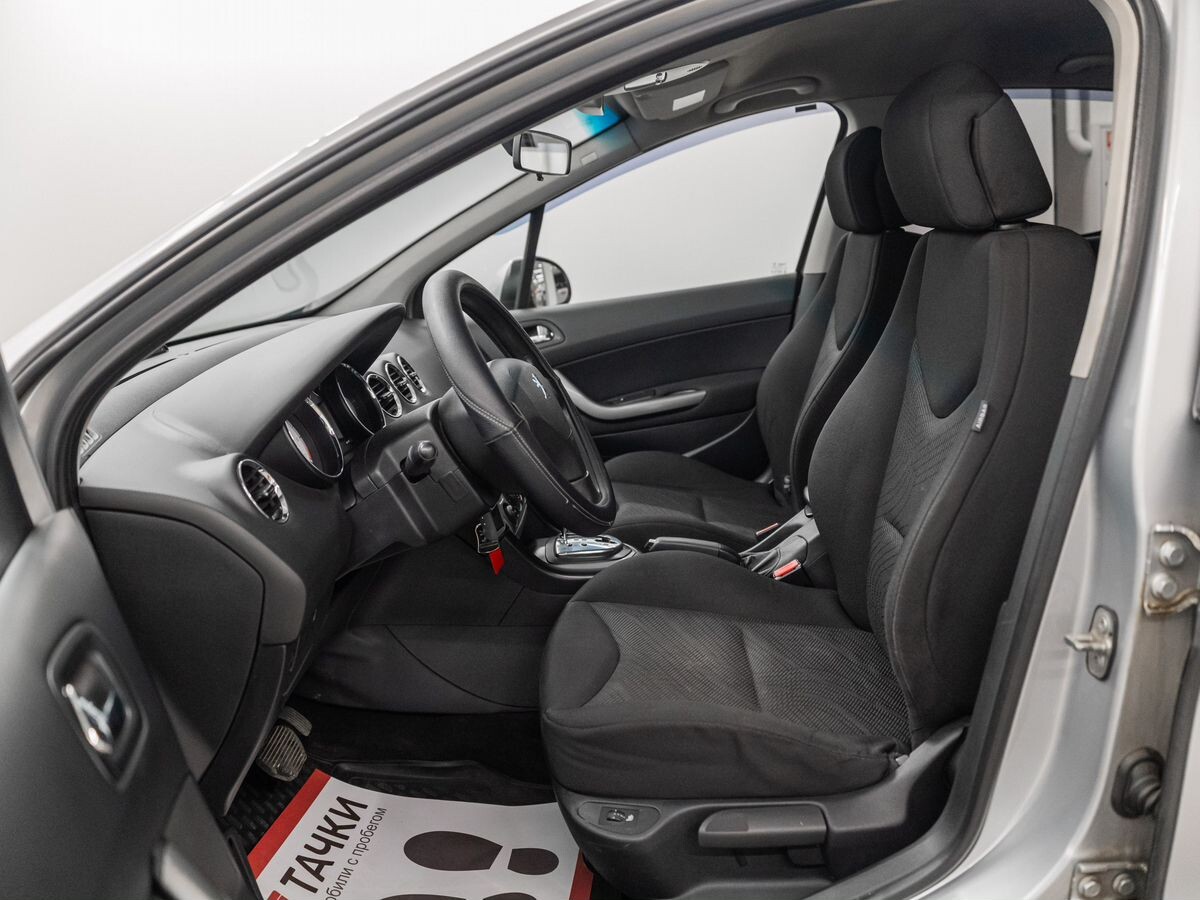 Peugeot 308 2008 - фото автомобиля
