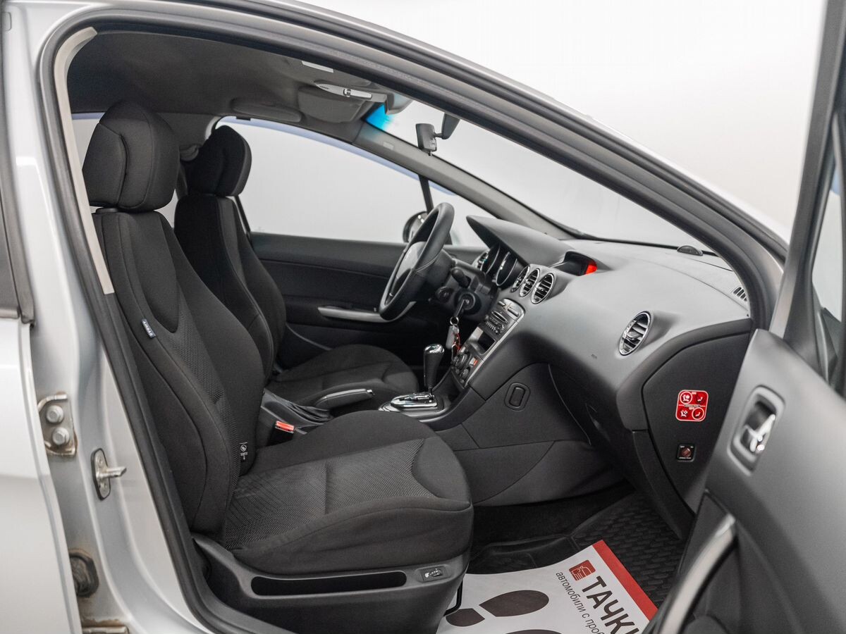 Peugeot 308 2008 - фото автомобиля