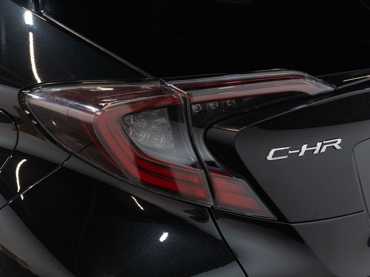 Toyota C-HR 2017 - фото автомобиля