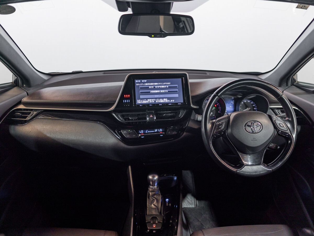 Toyota C-HR 2017 - фото автомобиля