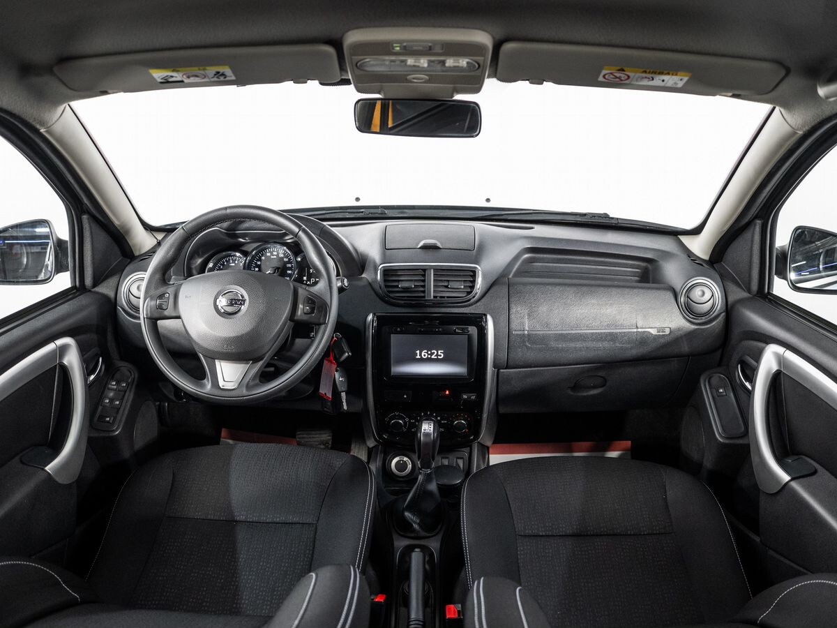 Nissan Terrano 2019 - фото автомобиля