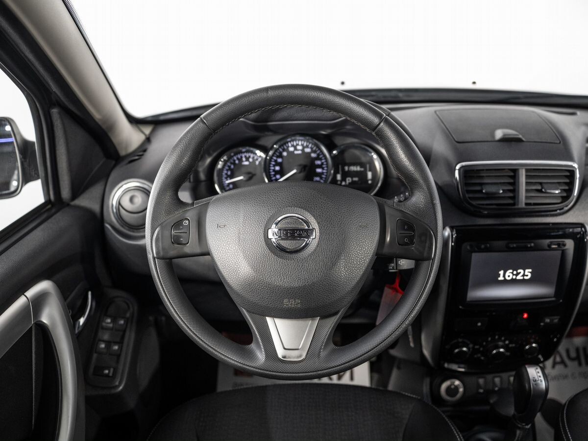 Nissan Terrano 2019 - фото автомобиля