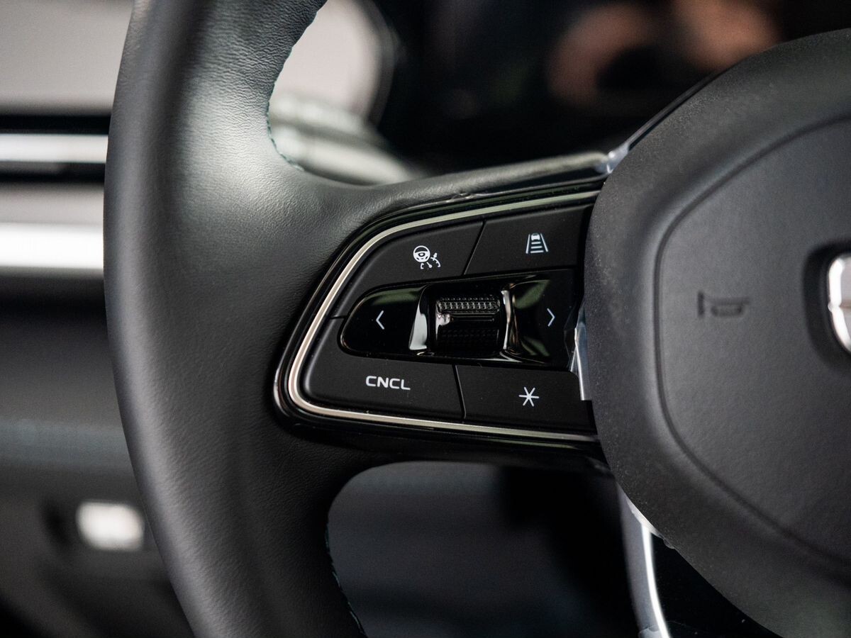 Geely Monjaro 2025 - фото автомобиля