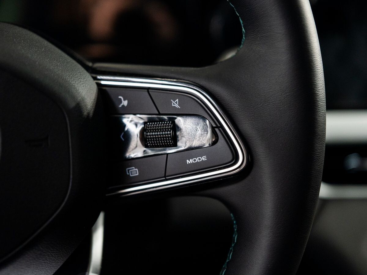 Geely Monjaro 2025 - фото автомобиля