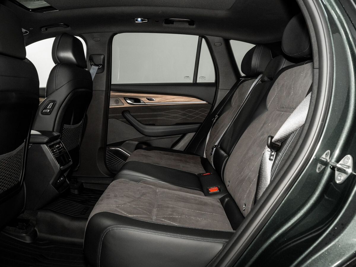 Geely Monjaro 2025 - фото автомобиля