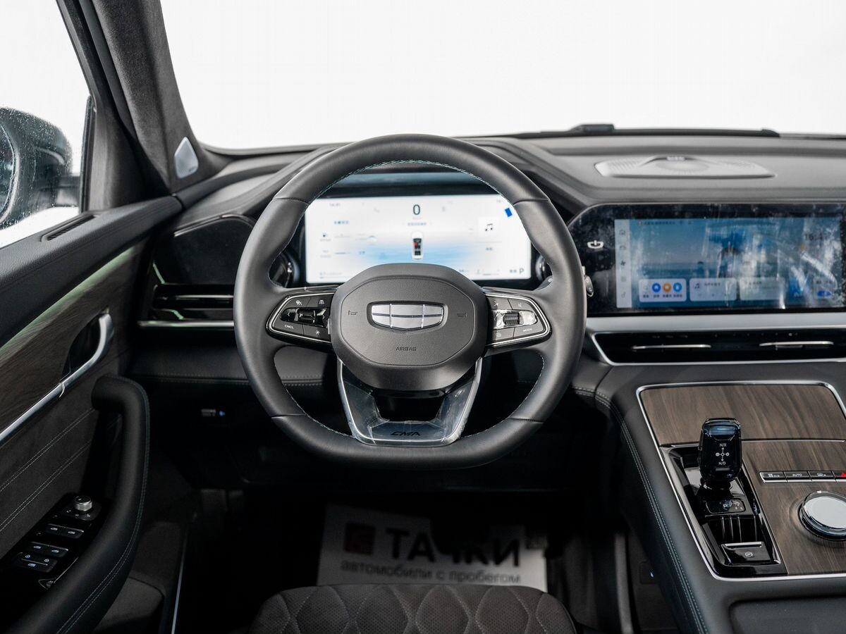 Geely Monjaro 2025 - фото автомобиля