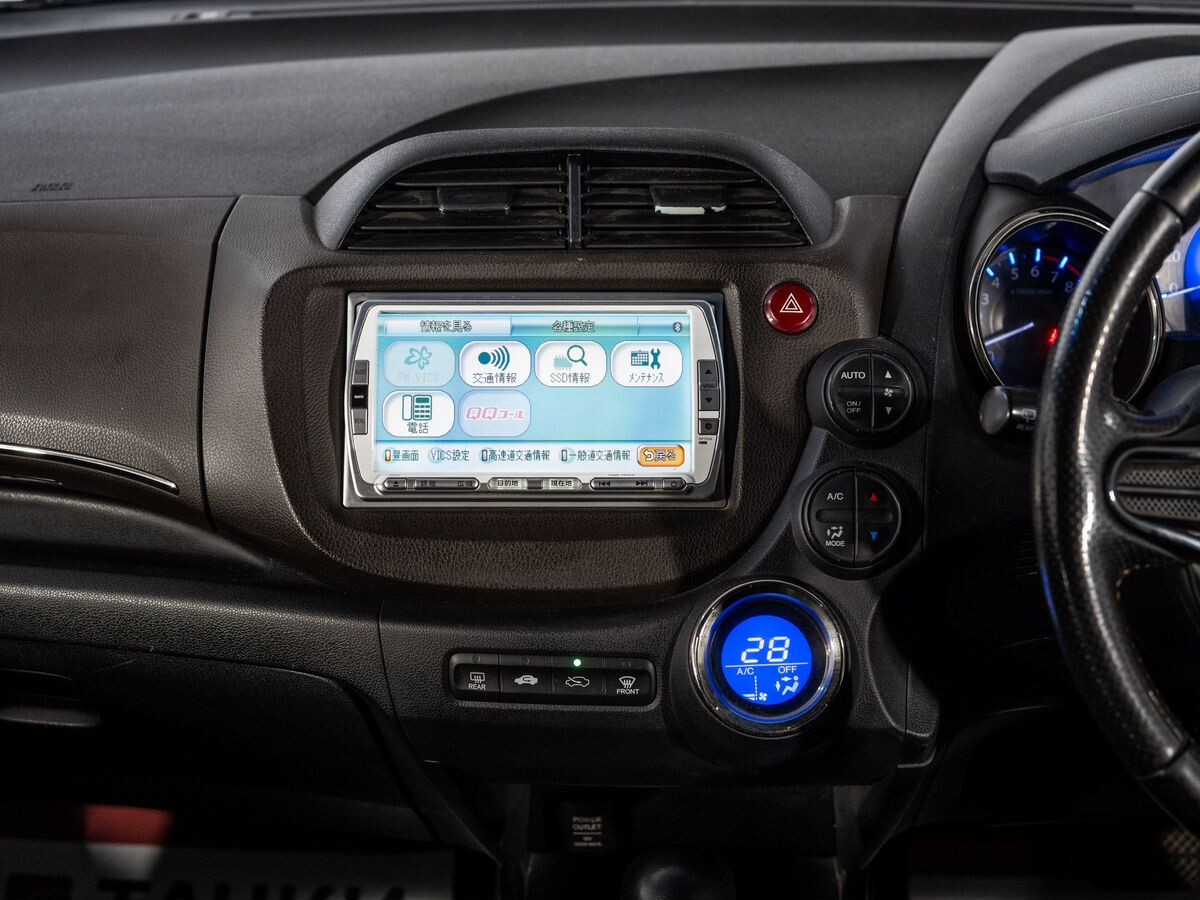 Honda Fit Shuttle 2012 - фото автомобиля