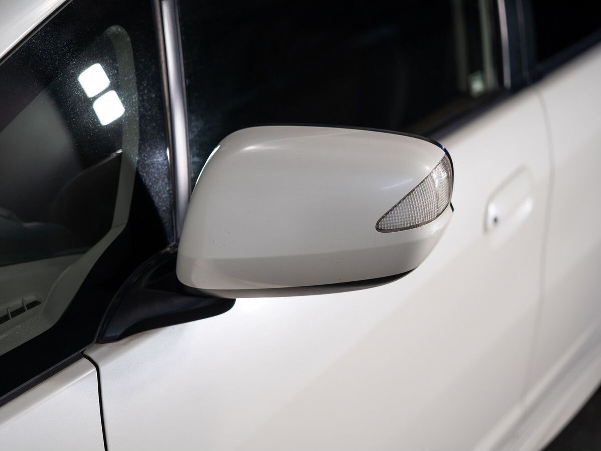 Honda Fit Shuttle 2012 - фото автомобиля