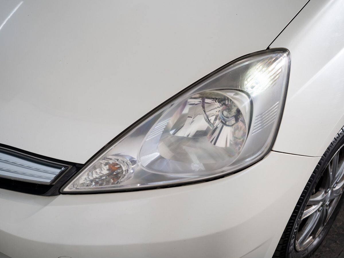 Honda Fit Shuttle 2012 - фото автомобиля