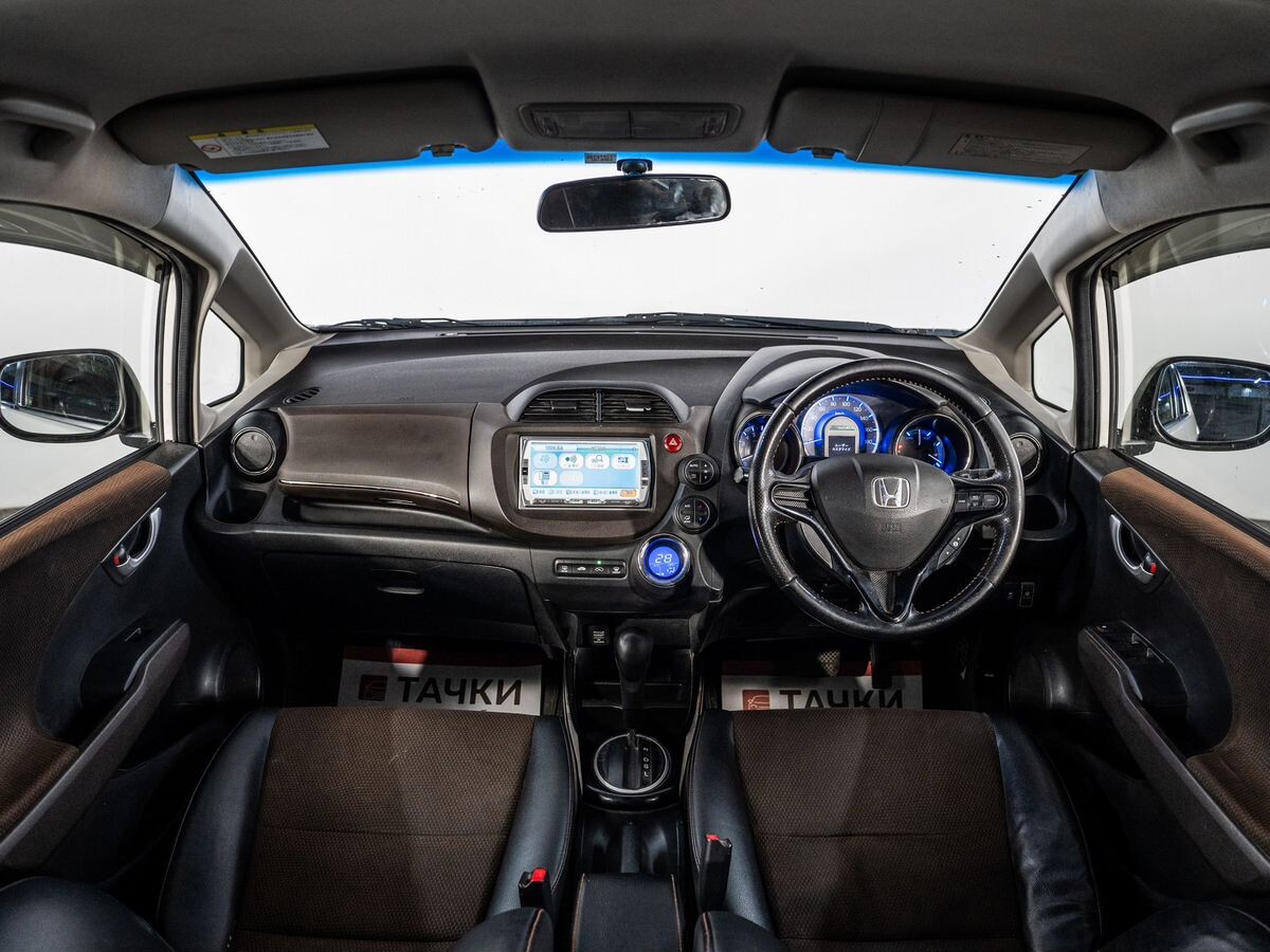 Honda Fit Shuttle 2012 - фото автомобиля